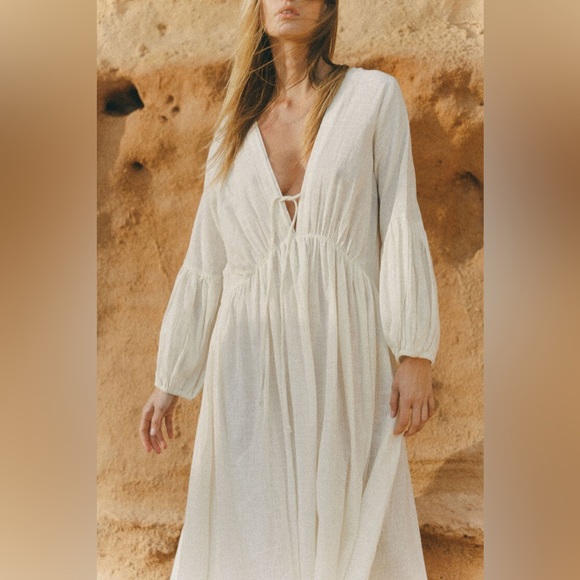SOLD A Perfect Nomad White Maxi Backless Dress Summer Vacation Boho Bridal - Picture 2 of 10